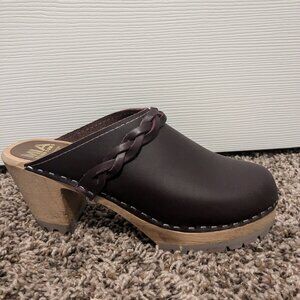 MIA leather clog